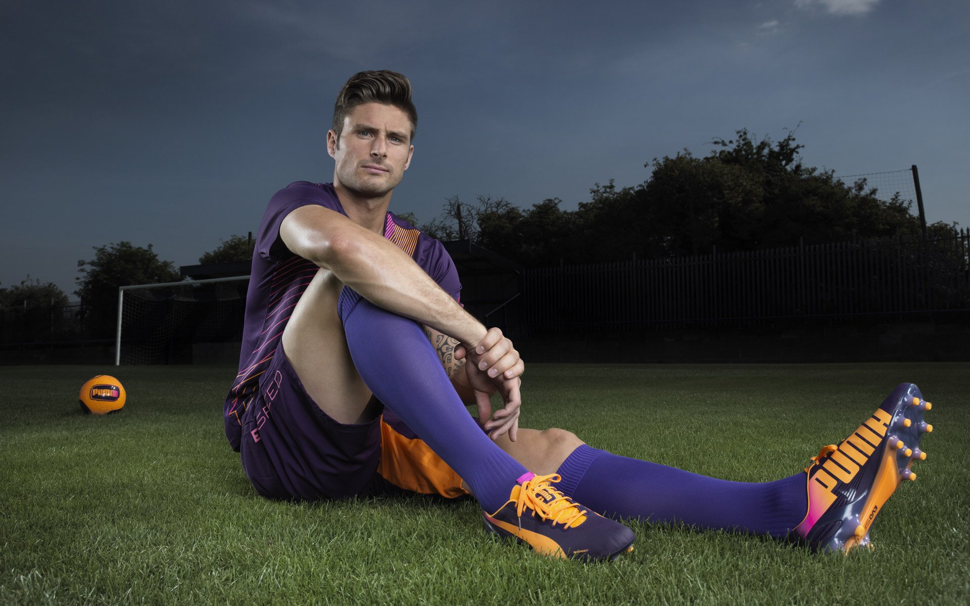 搏击式风格体现匈牙利水球队传统打法，匈牙利水球苏联